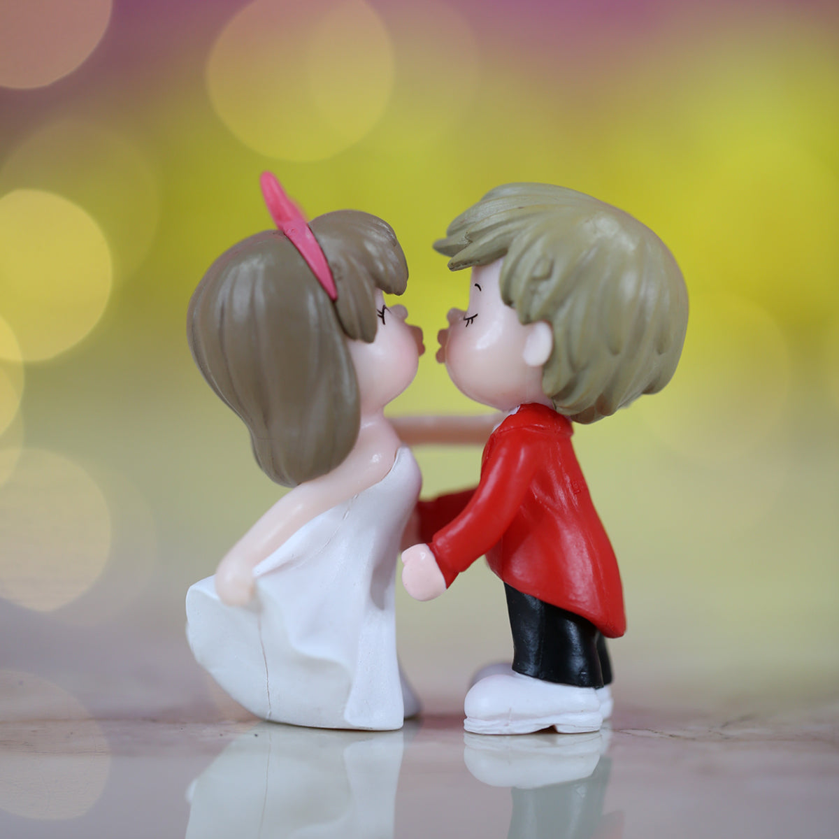 Kissing Couple Miniature - Style 2