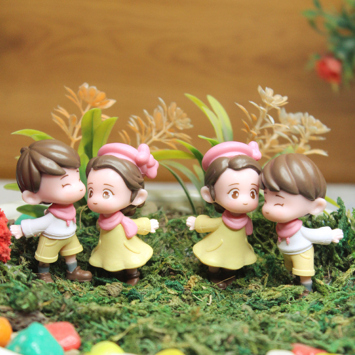 Romantic Couple Miniature (Pack of 4)