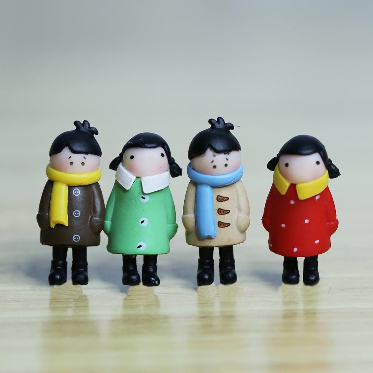 Winter Muffler Couple Miniature (4pc)
