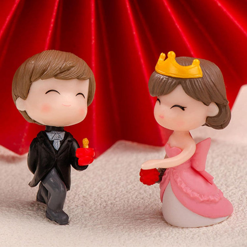 Proposing Couple Miniature Set