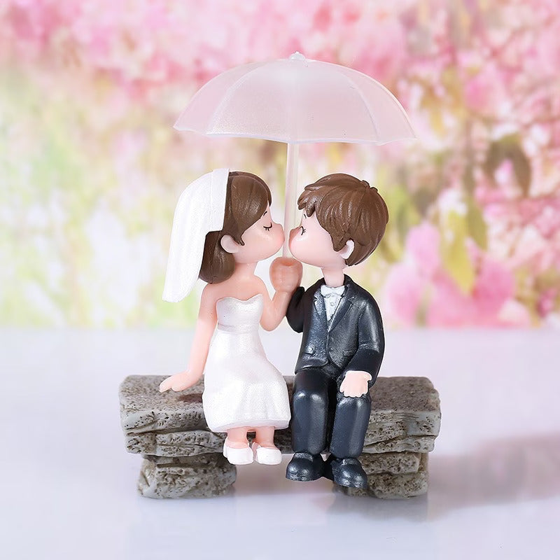Romantic Couple Miniature Statue