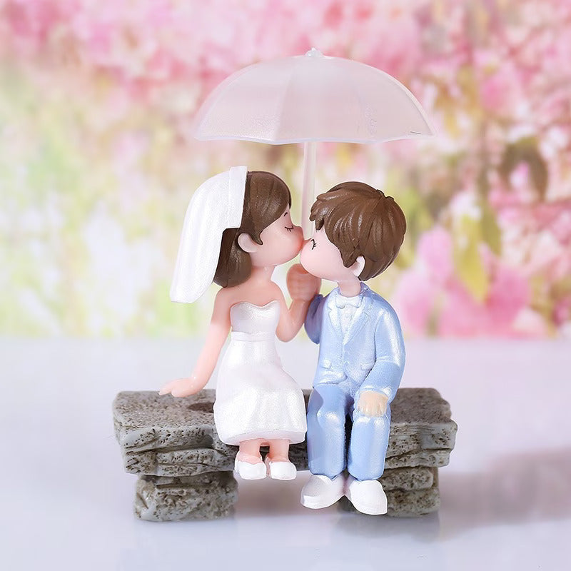 Sweetheart Bride & Groom Figurines