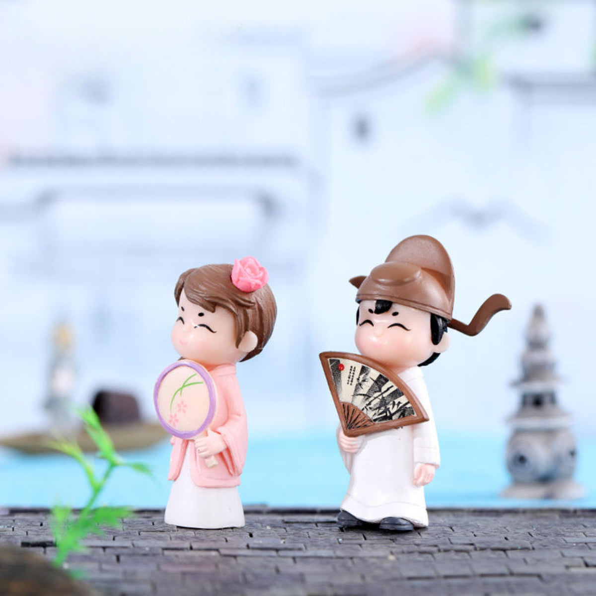Sweetheart Couple Miniature Statues