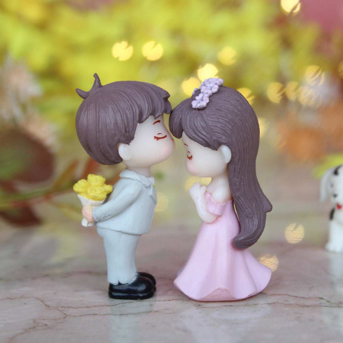 Surprised Couple Miniature (Grey & Pink)