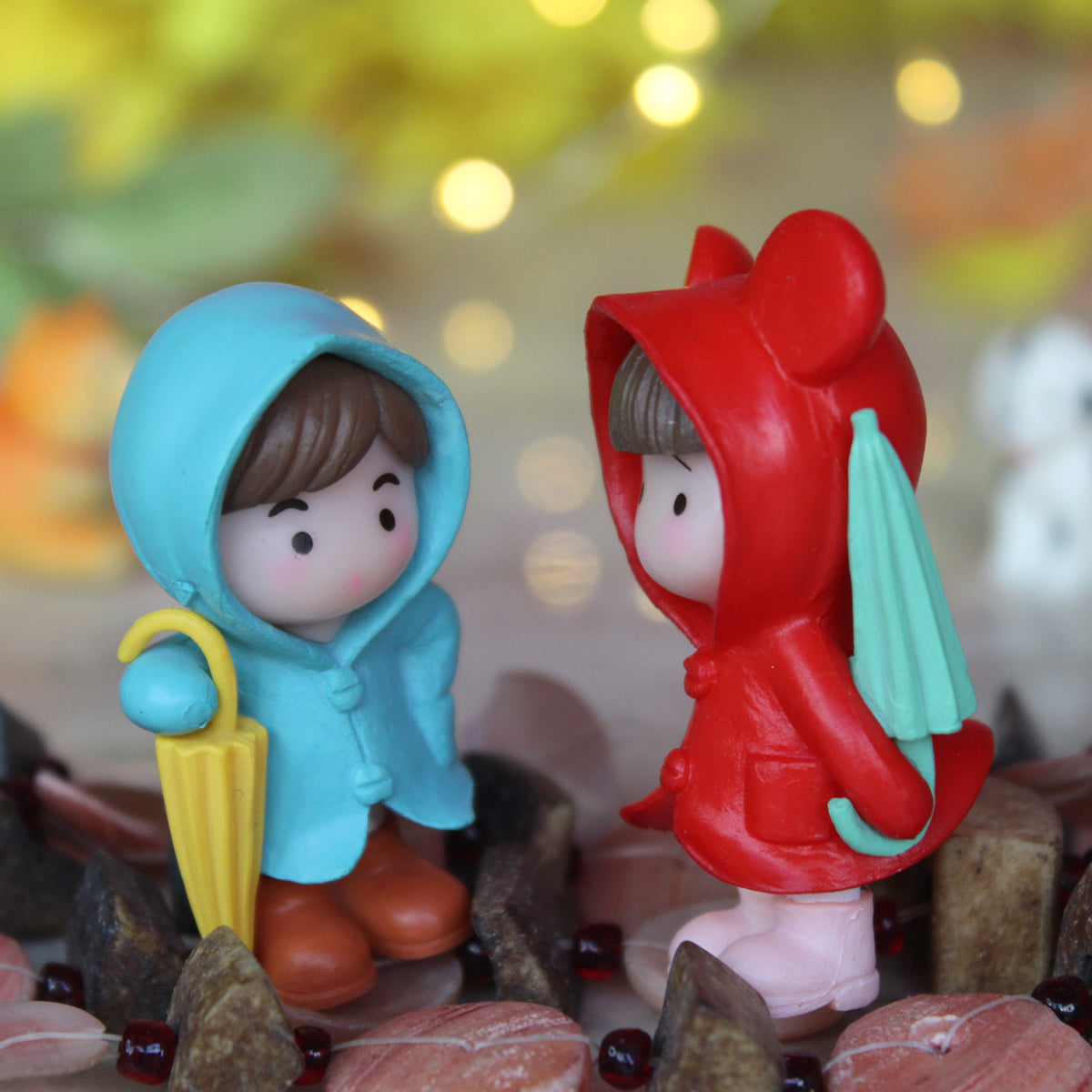 Raincoat Couple Miniature (Red & Blue)