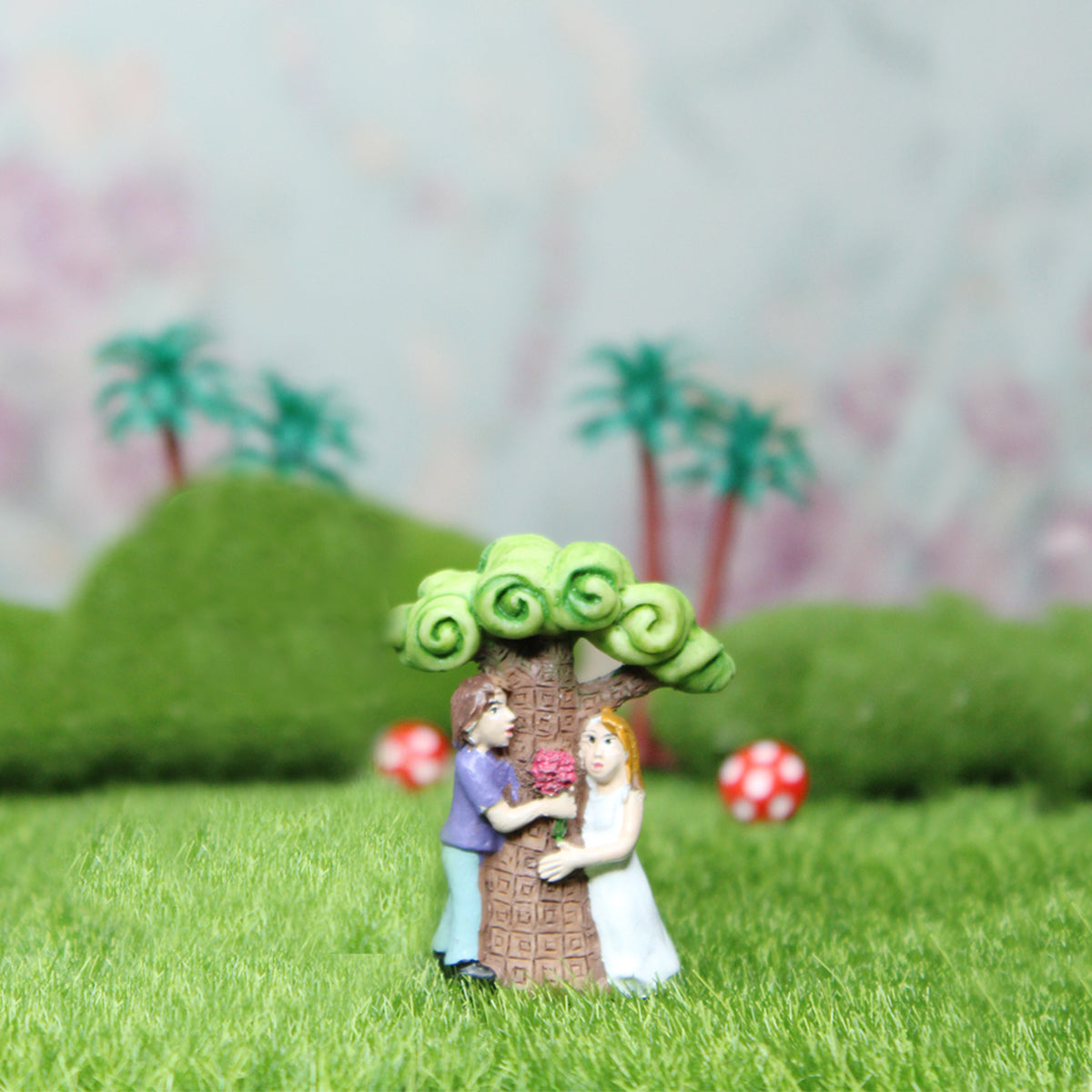 Single Couple Miniature Figurine