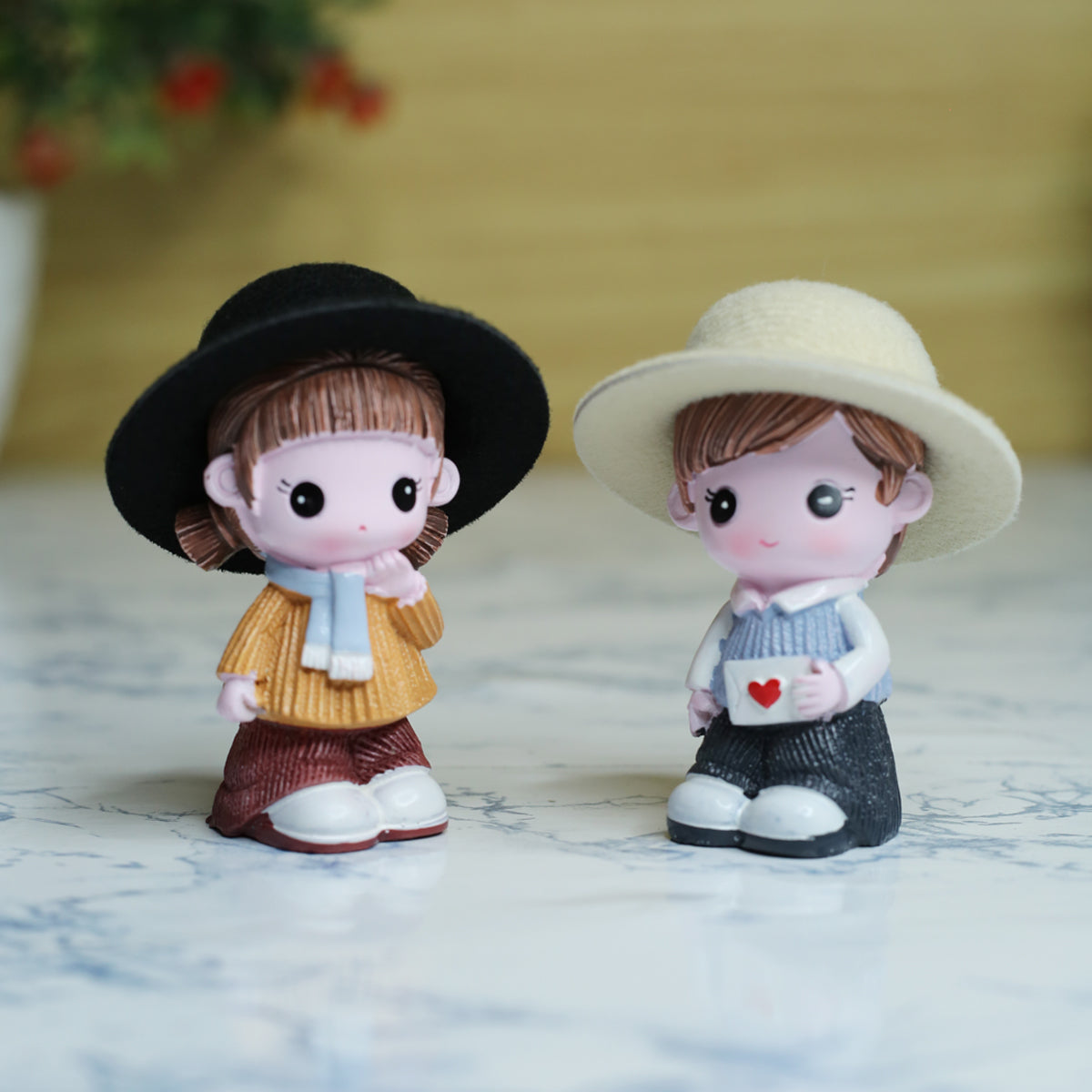 Love Couple with Hat Miniature
