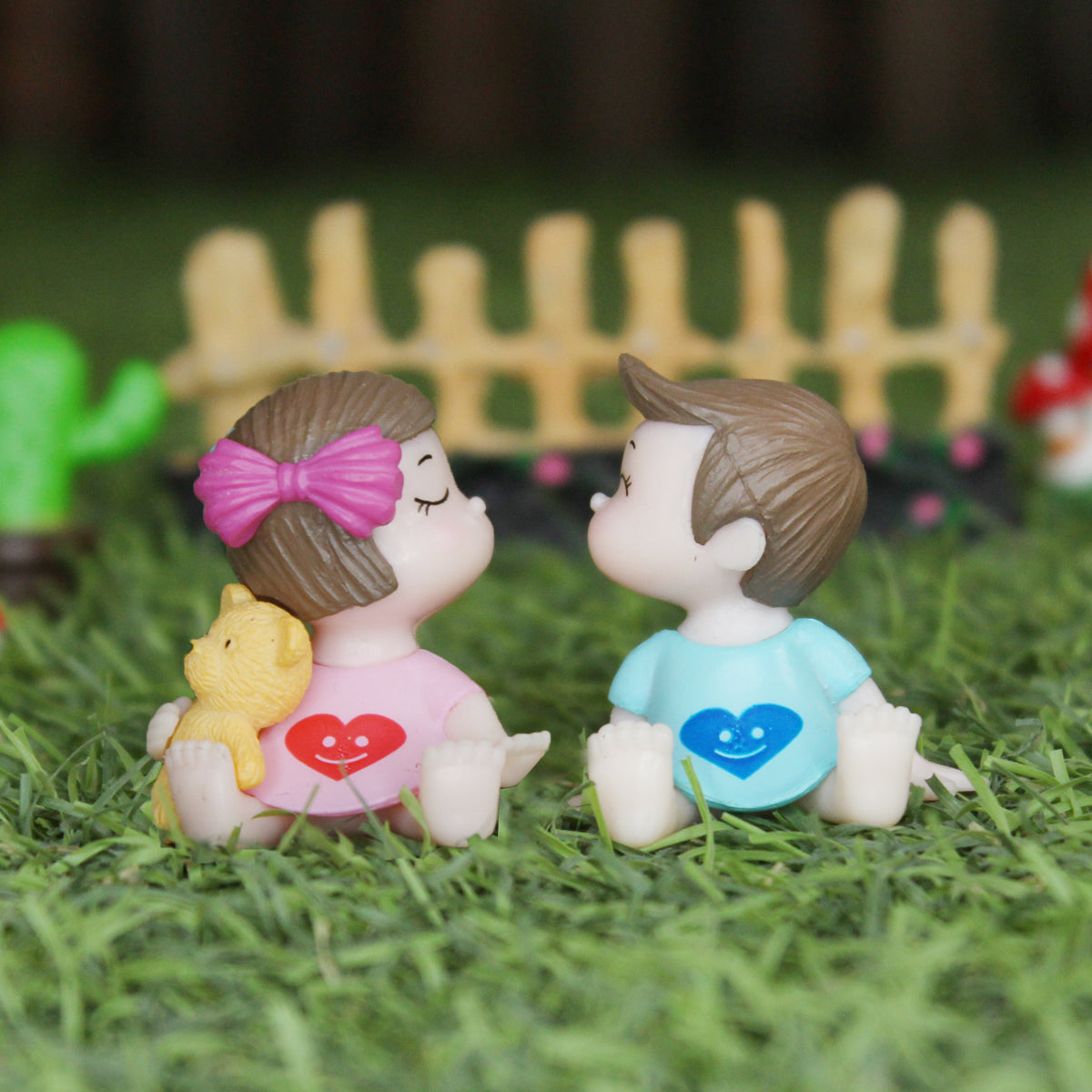 Sitting Kids Miniature (Pink & Blue)