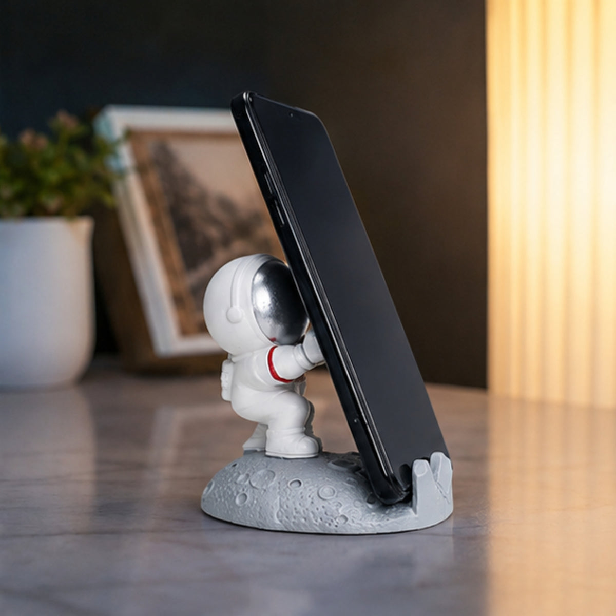 Astronaut Phone Stand - Silver