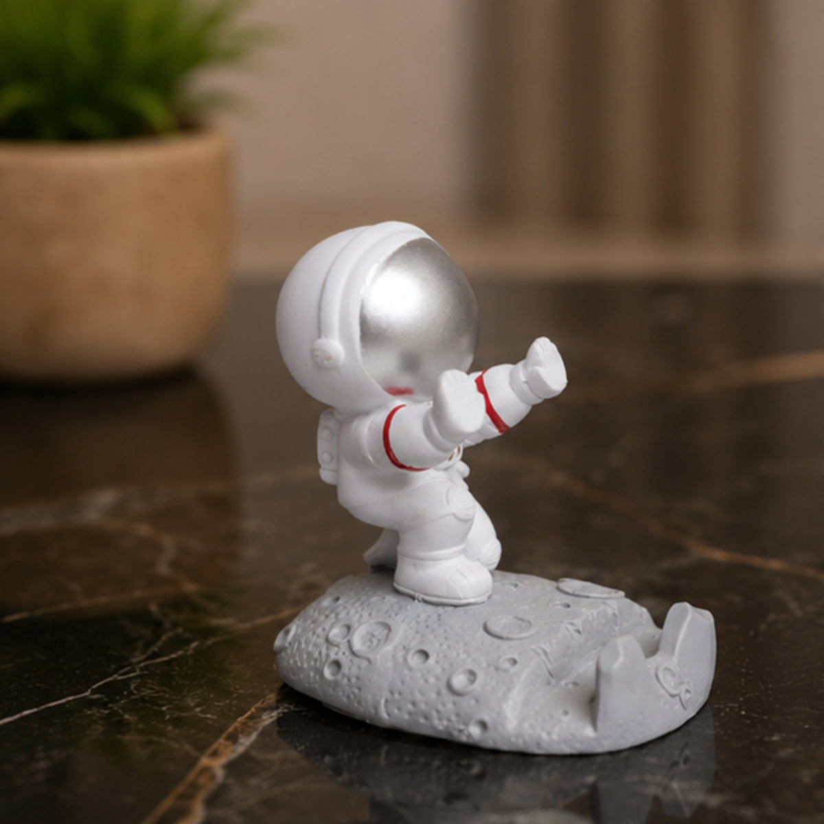 Astronaut Phone Stand - Silver