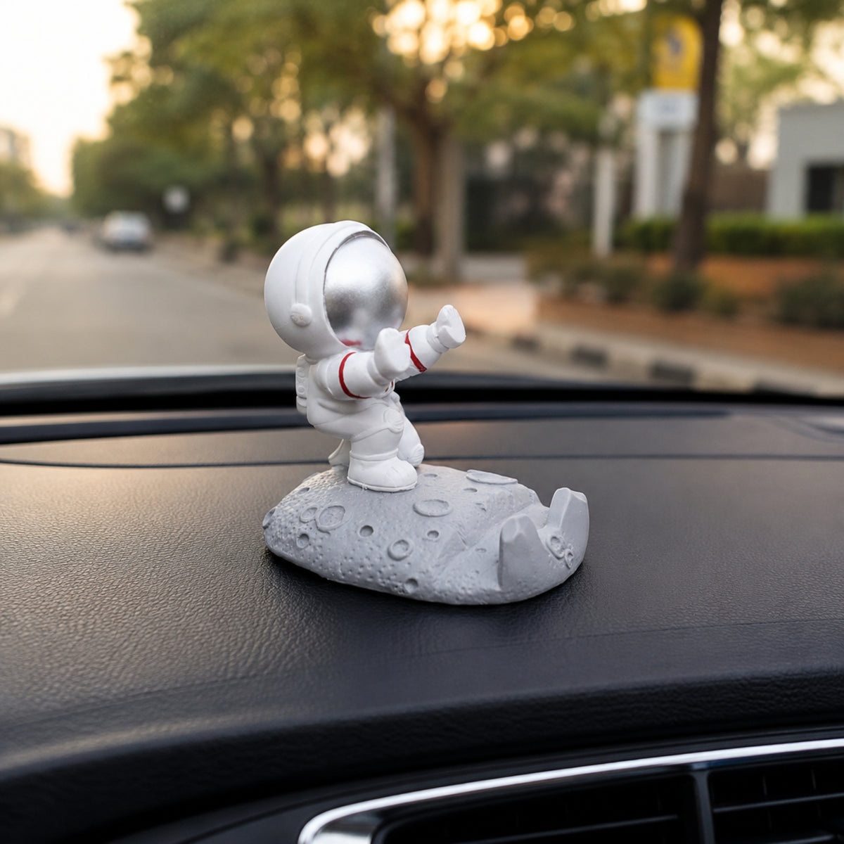 Astronaut Phone Stand - Silver