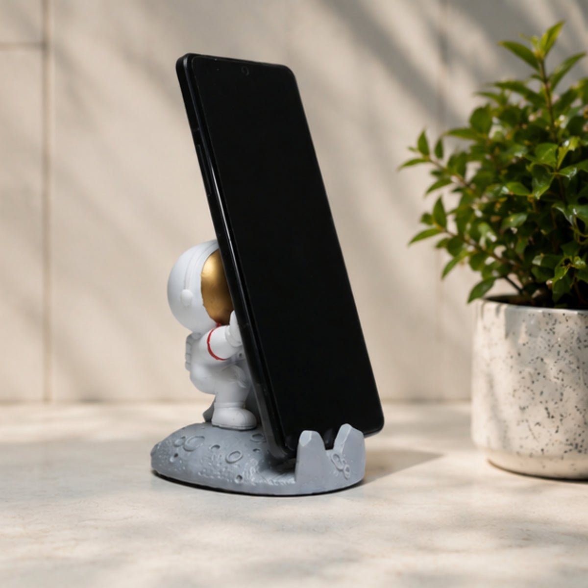 Astronaut Phone Stand - Golden