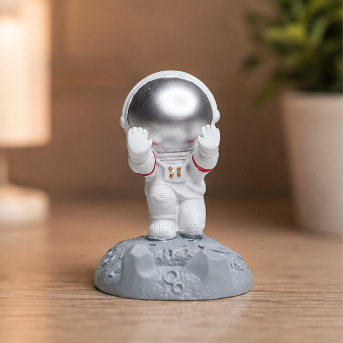 Astronaut Phone Stand - Silver