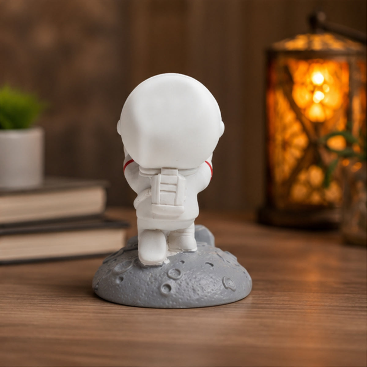Astronaut Phone Stand - Golden