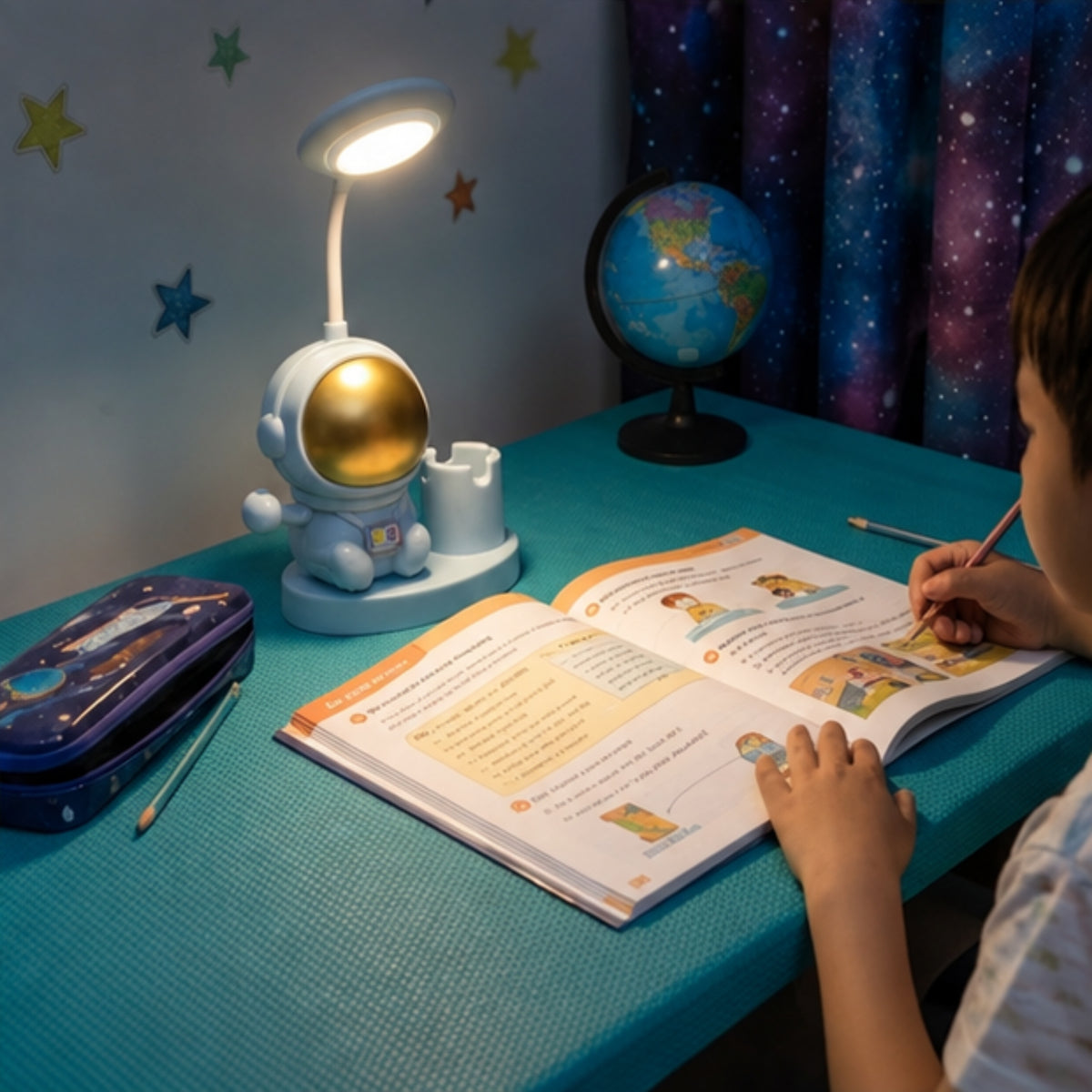Astronaut Desk Lamp