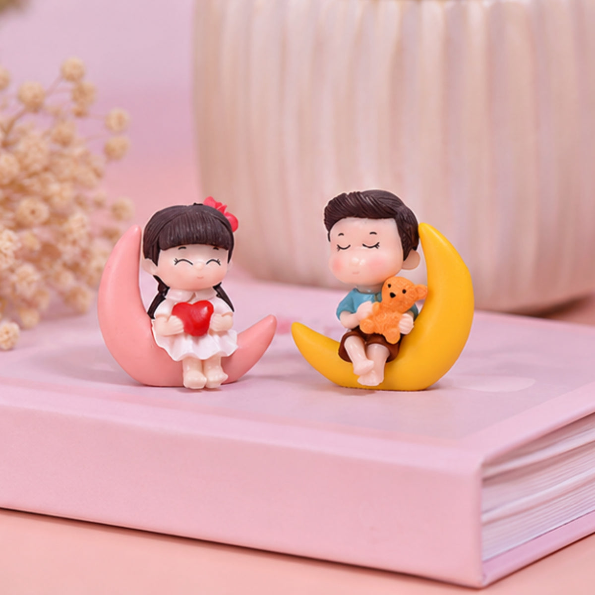 Couple on the Moon Miniature Set