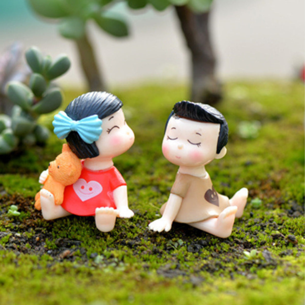 Sitting Kids Miniature (Red & Brown)