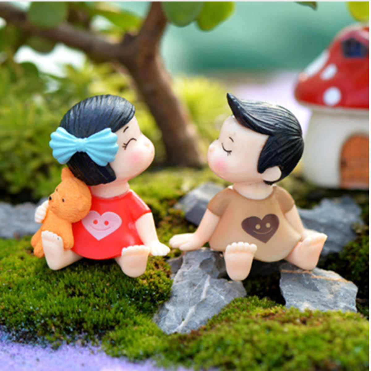 Sitting Kids Miniature (Red & Brown)