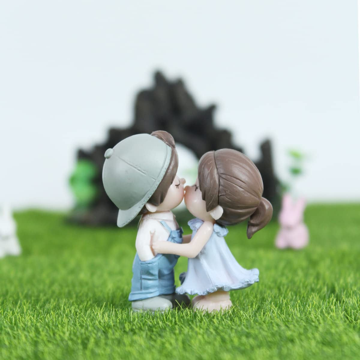 Kissing Cap Couple Miniature (Pink)