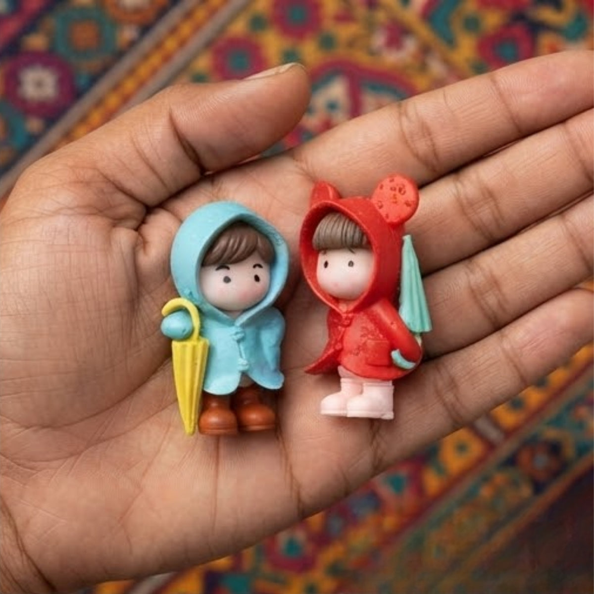 Raincoat Couple Miniature (Red & Blue)