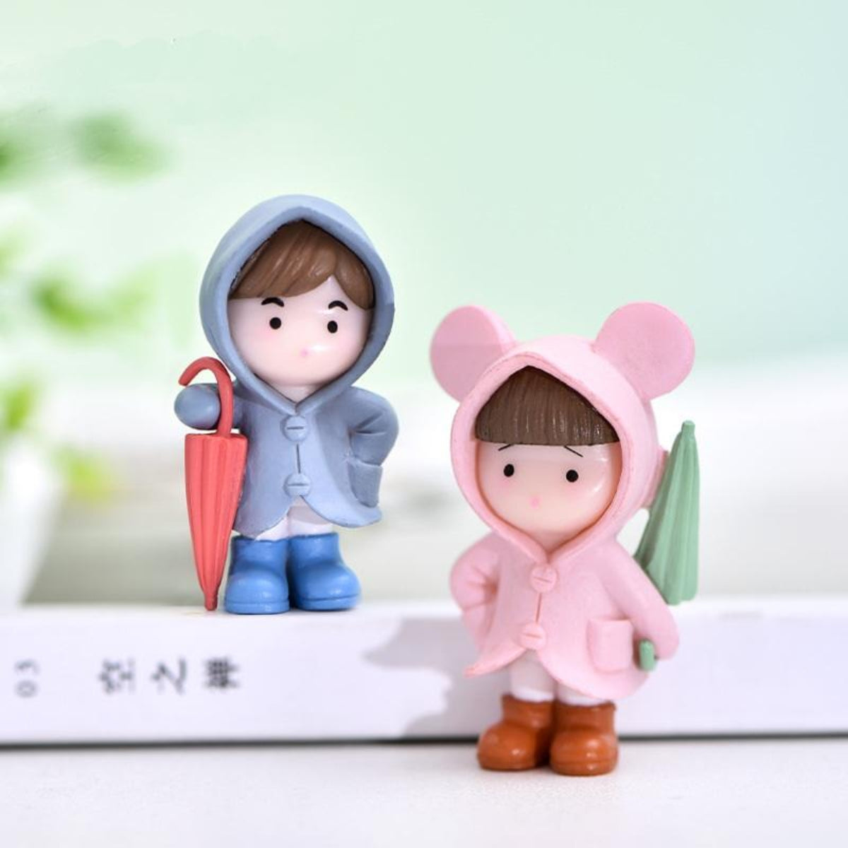 Raincoat Couple Miniature (Red & Blue)