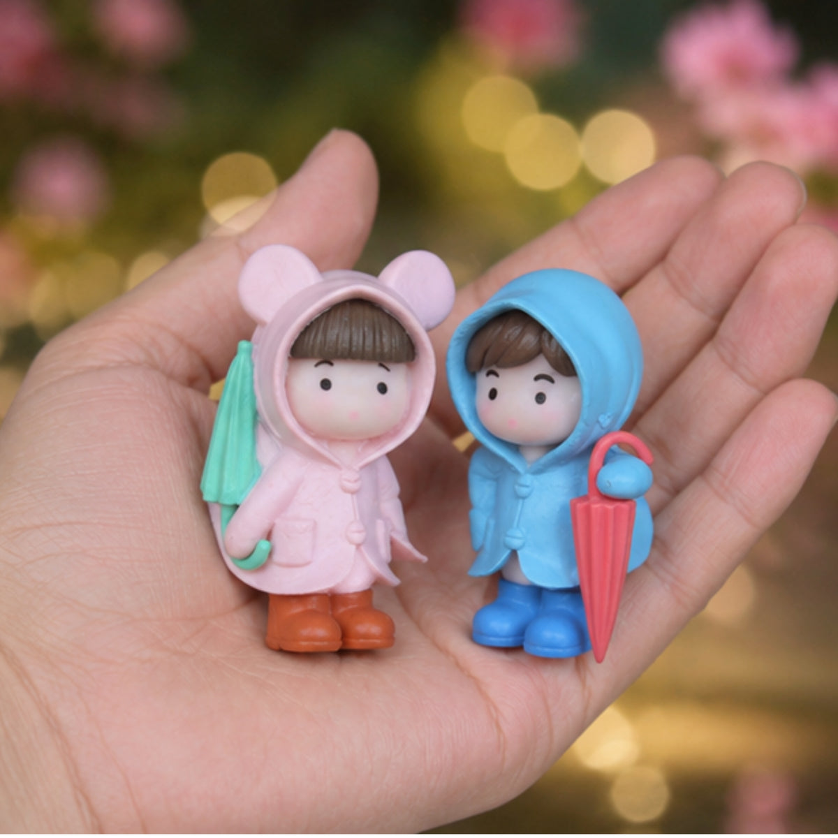 Raincoat Couple Miniature (Red & Blue)