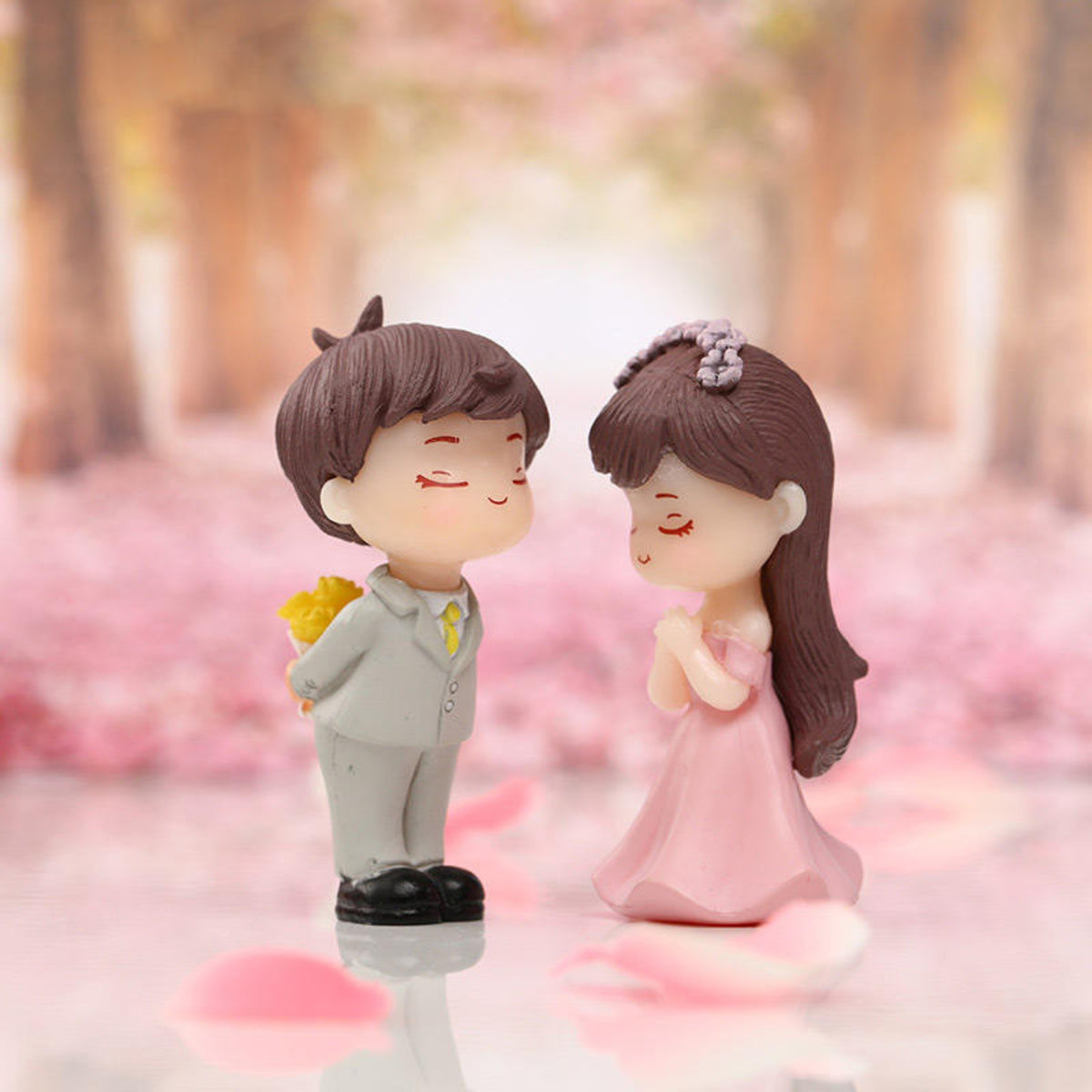 Surprised Couple Miniature (Grey & Pink)