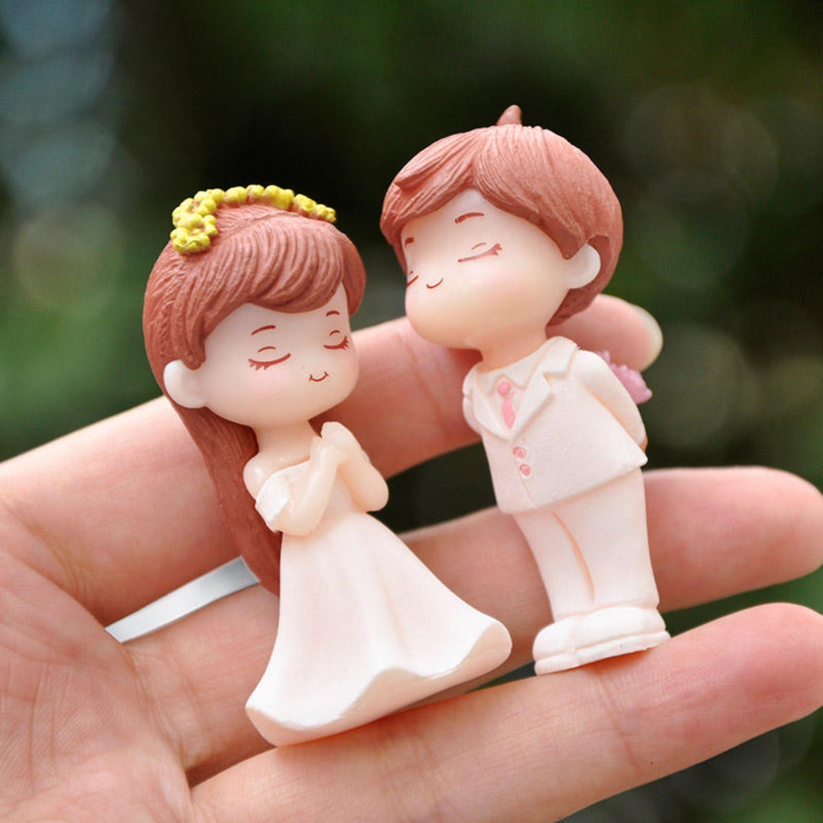 Surprised Couple Miniature (Grey & Pink)