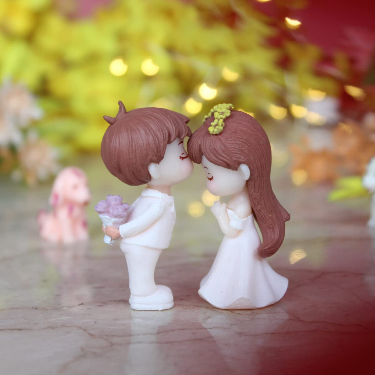 Surprised Couple Miniature (Grey & Pink)