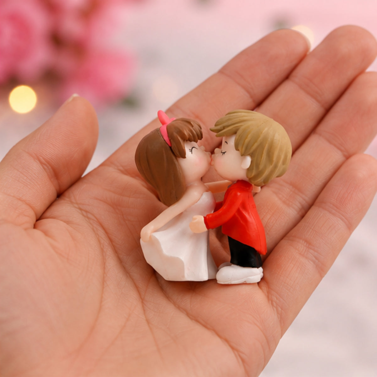 Kissing Couple Miniature - Style 2