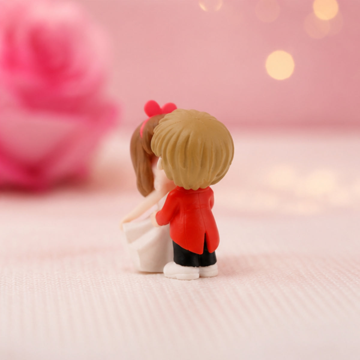 Kissing Couple Miniature - Style 2