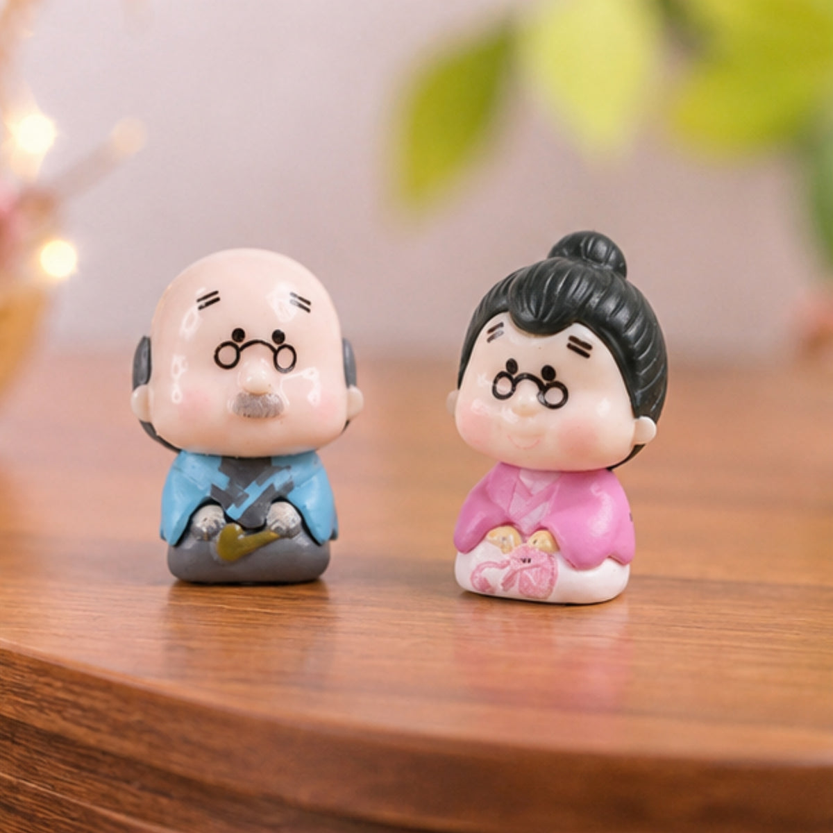 Sitting Grandparents Miniature Set