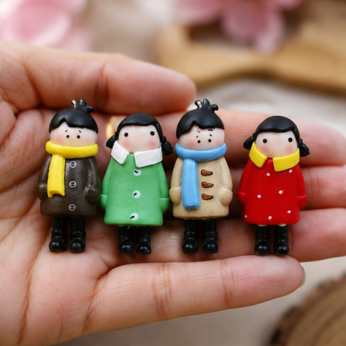 Winter Muffler Couple Miniature (4pc)