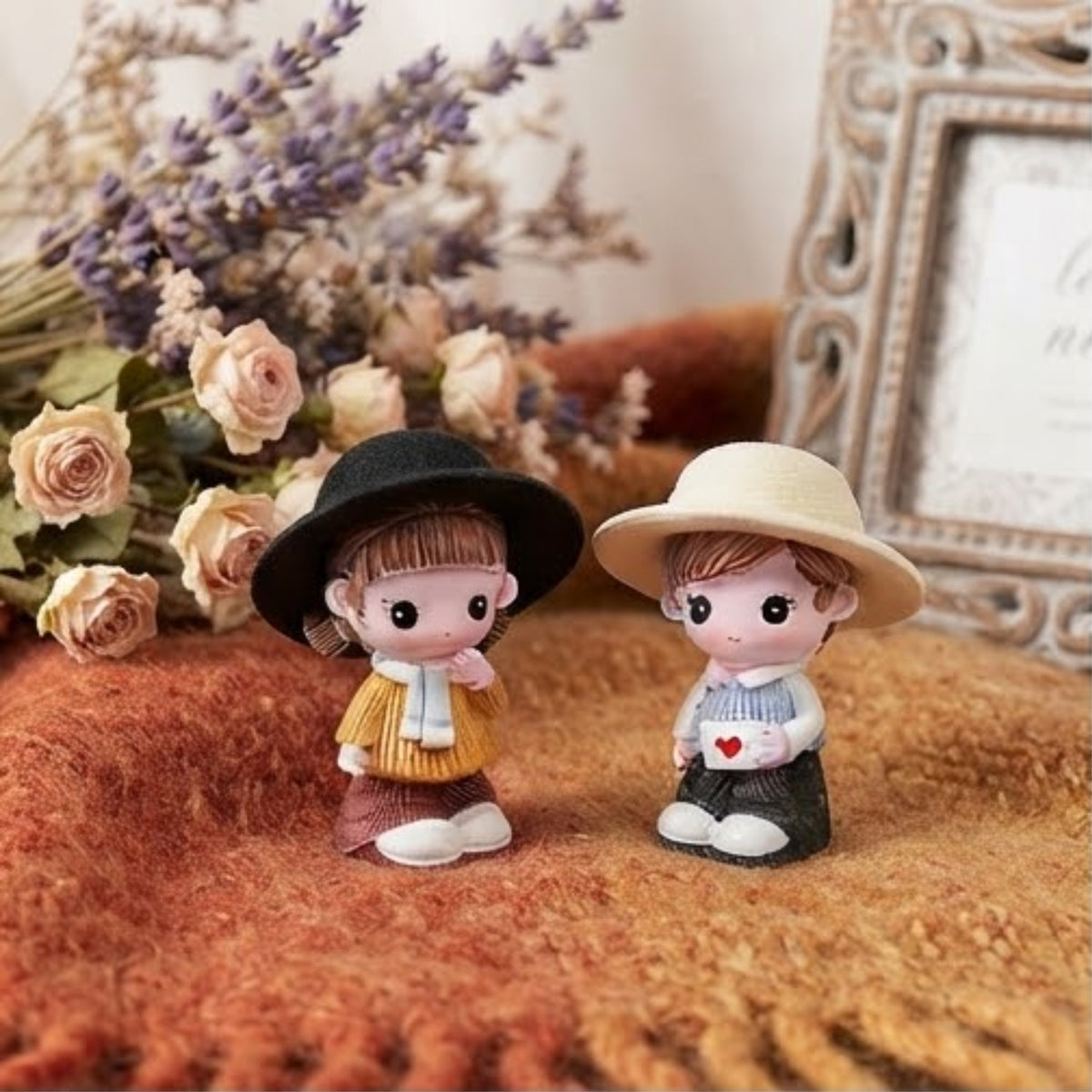 Love Couple with Hat Miniature