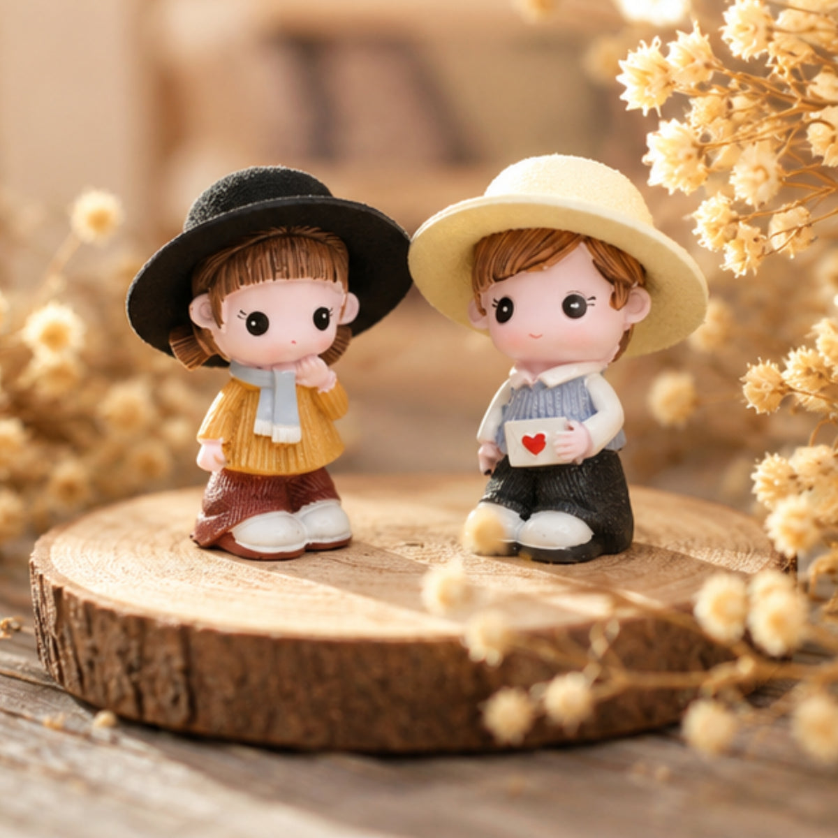 Love Couple with Hat Miniature