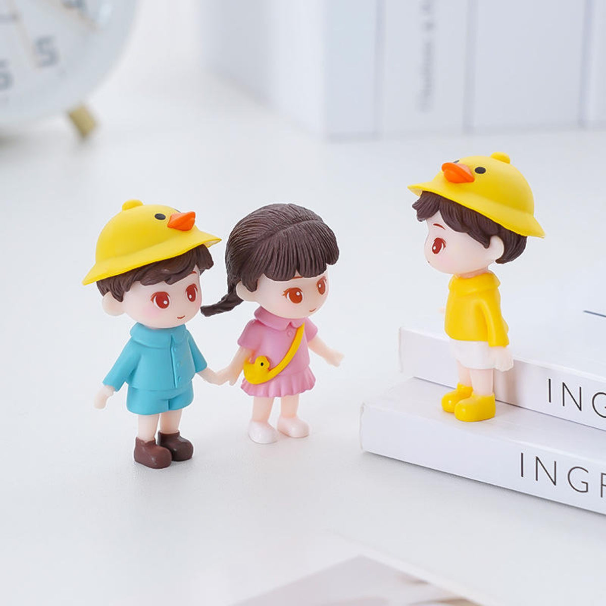 Kindergarten Kids Miniature (Pink & Blue)