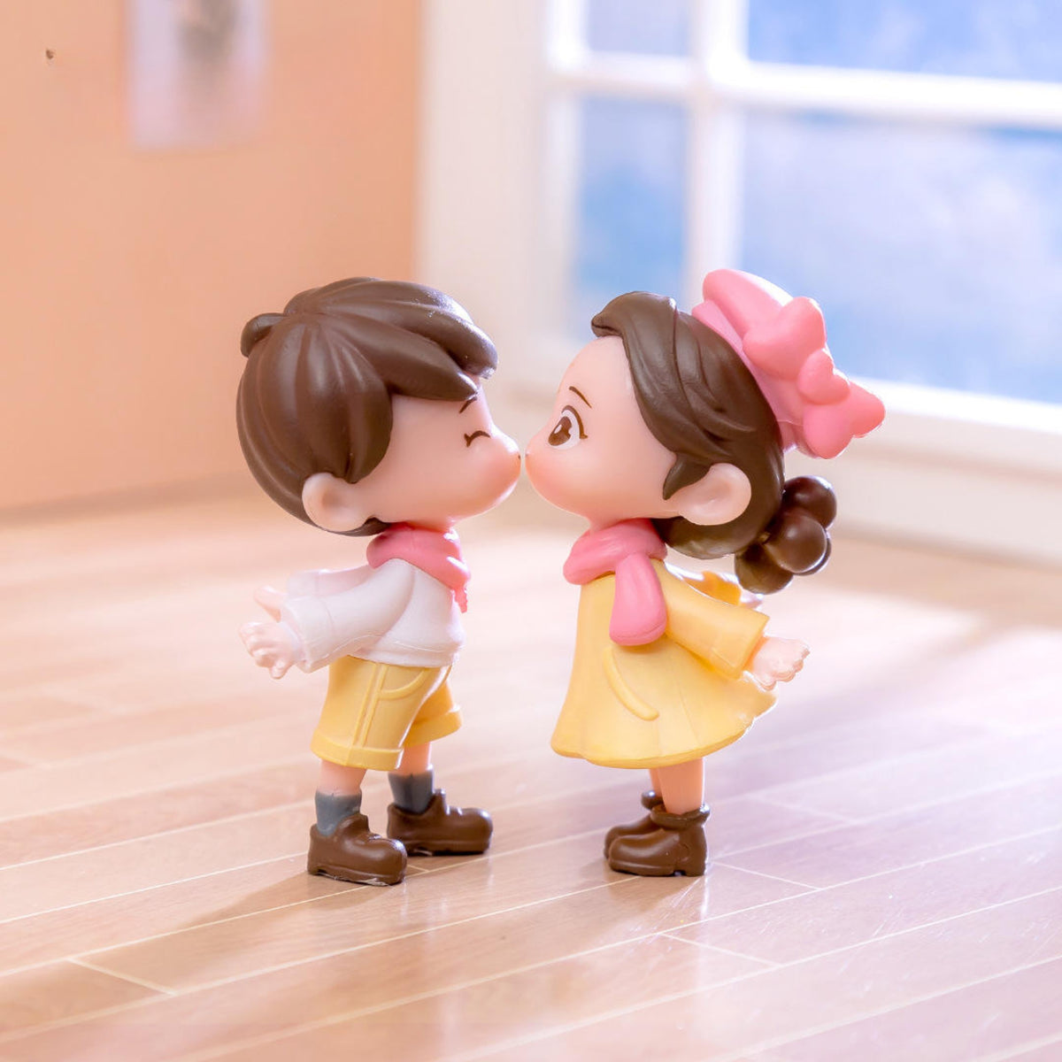 Romantic Couple Miniature (Pack of 4)