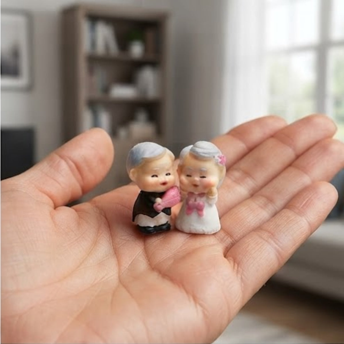 Old Couple Miniature (Pack of 4)
