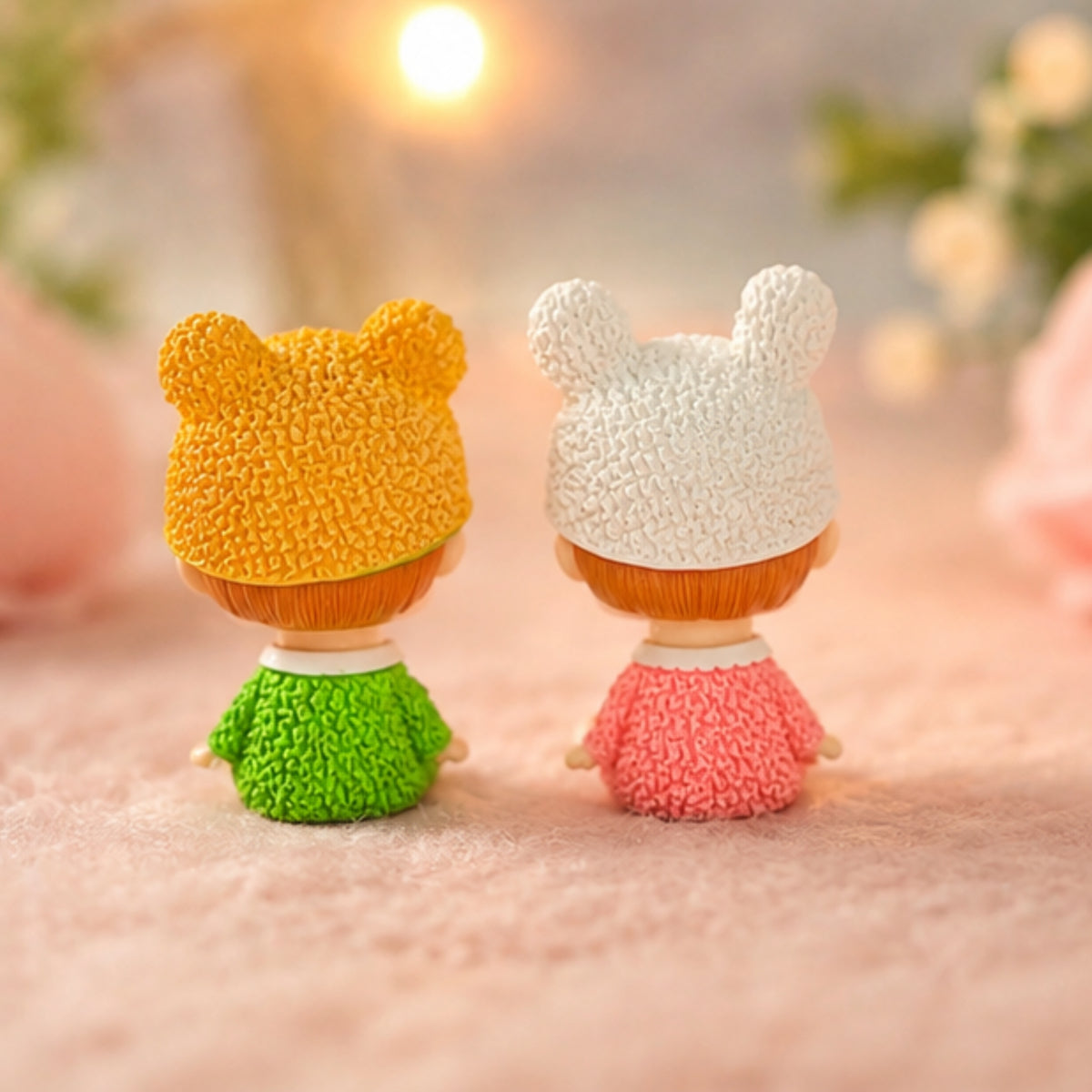 Shaking Head Couple Ornament