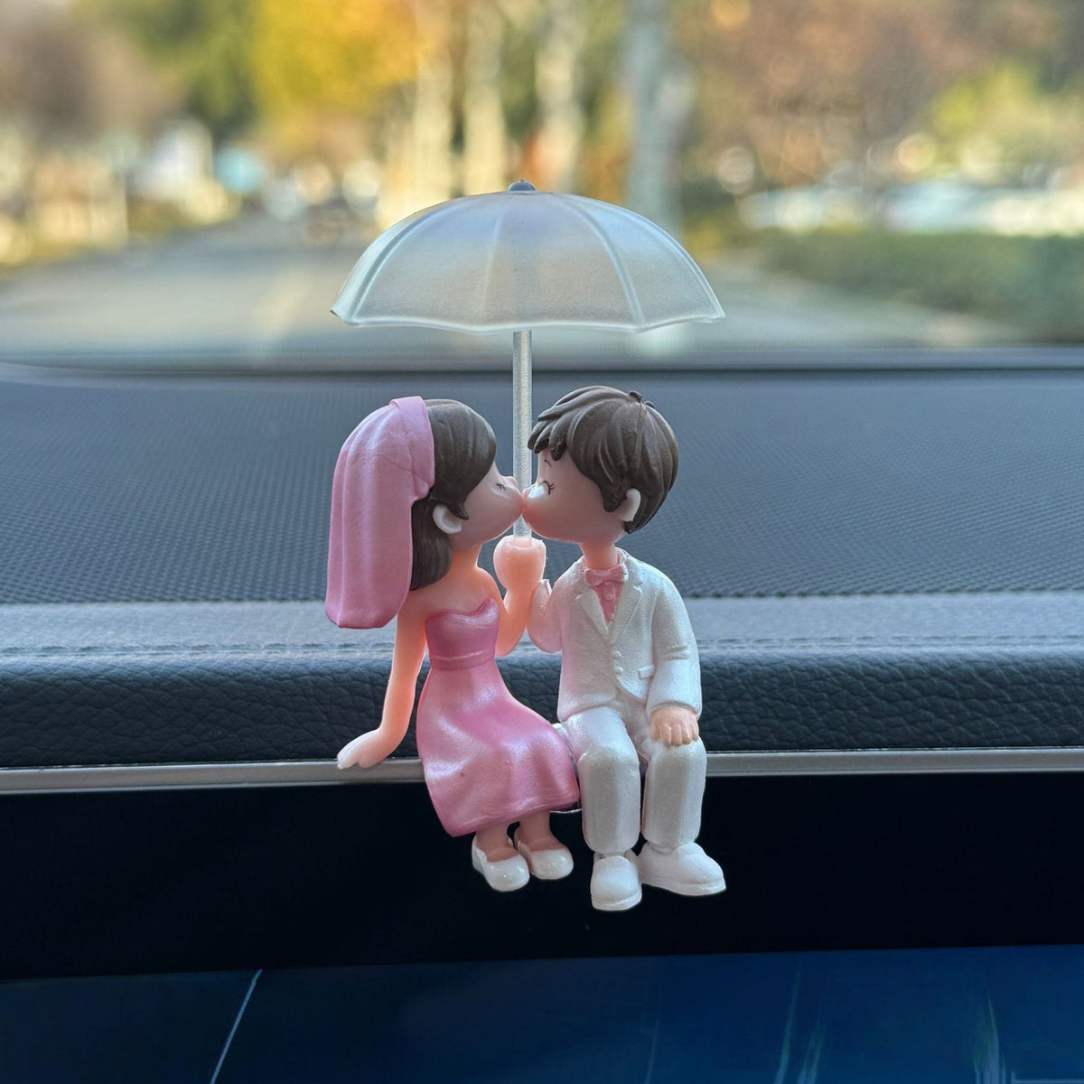 Romantic Couple Miniature Statue