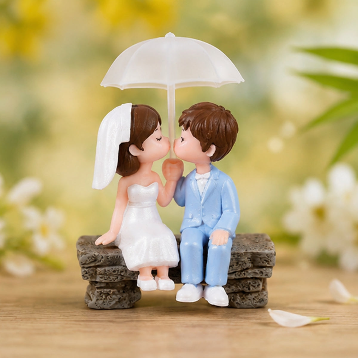 Romantic Couple Miniature Statue